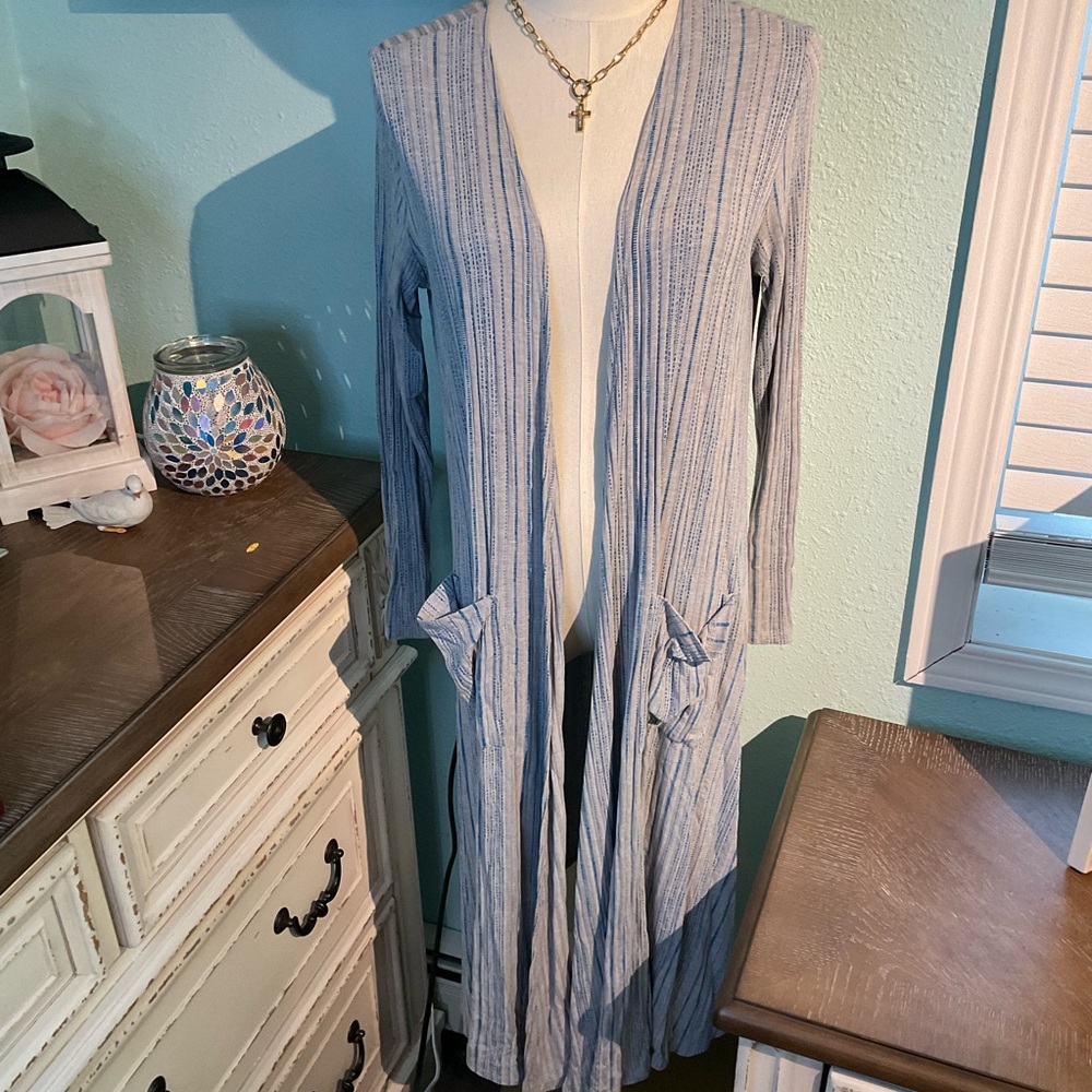 LuLaRoe Lightweight Striped Cardigan with pockets in gray blue Size Small